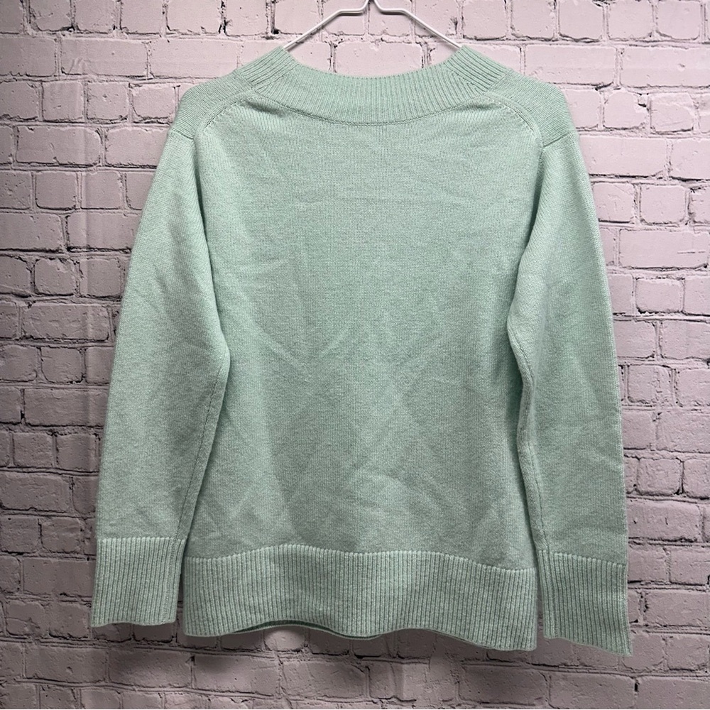 Vince Light Green V-Neck Women's Sweater wool/cashmere blend size XS - Picture 3 of 9